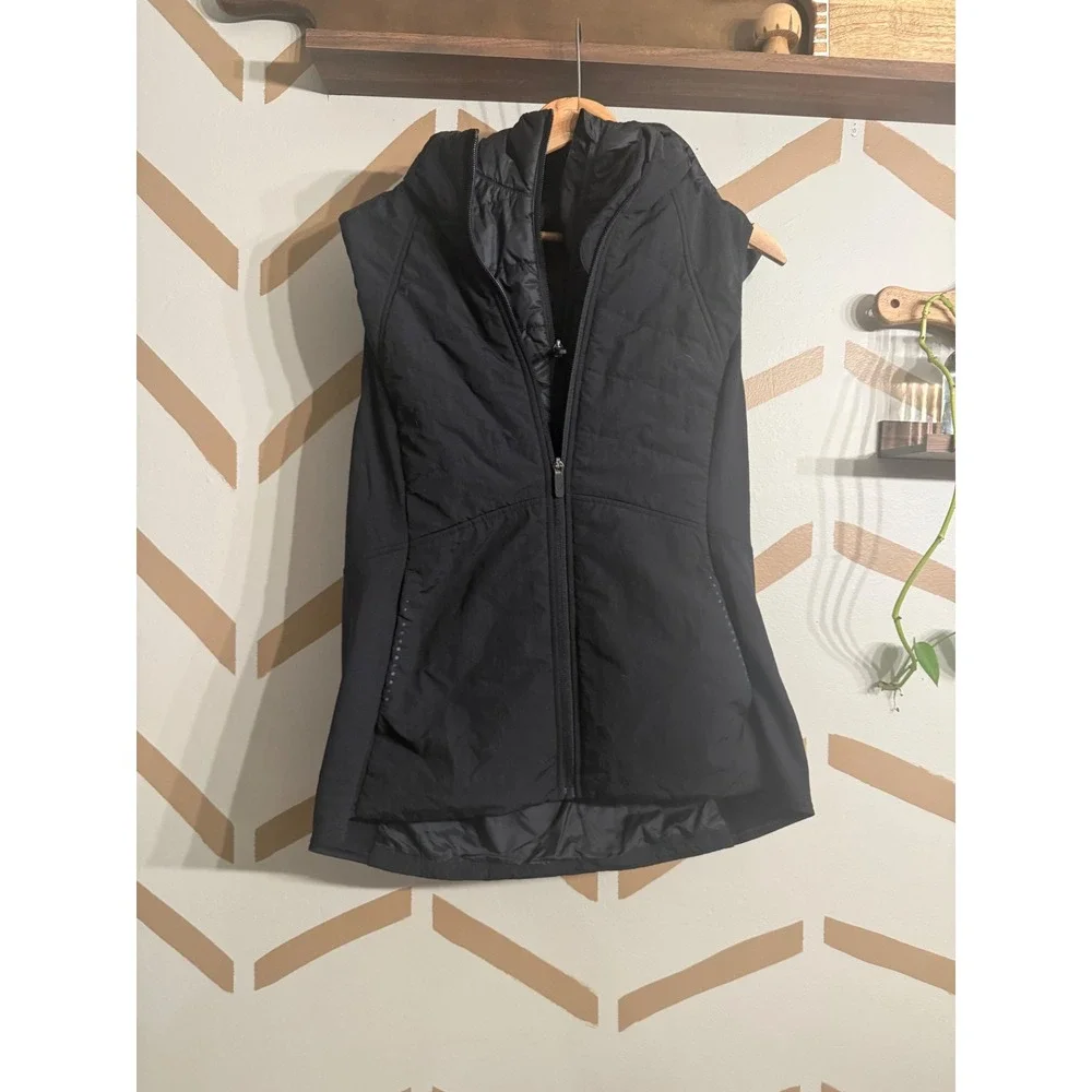 Lululemon Flurry Fighter Vest Women 10 Black Primaloft Hooded Quilted LW4BTTS